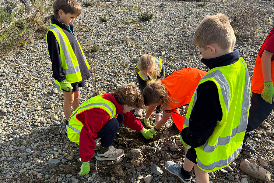 Waimakariri Enviroleaders Push For Braided River Protection And Wrybill Habitat Care